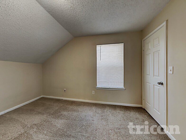 Building Photo - 3250 Kelling St