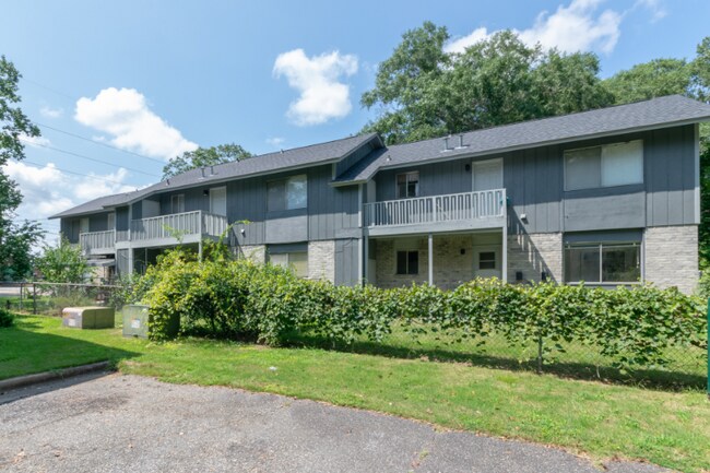 Building Photo - 1824-2020 Sheffield Dr