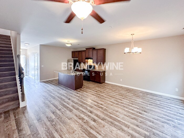 Building Photo - 1916 Old Dogwood