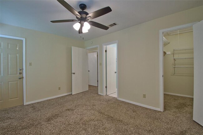 Building Photo - 6489 Hart Ln