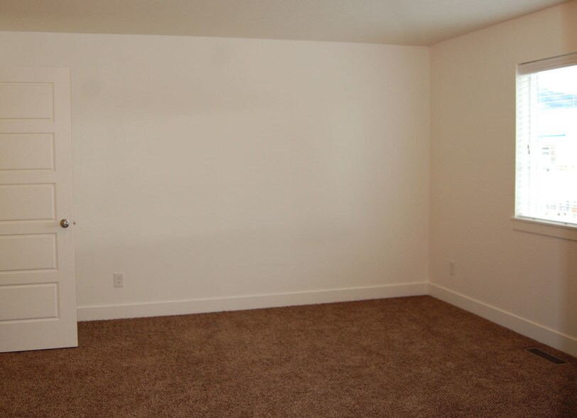 Building Photo - 132 N 100 W