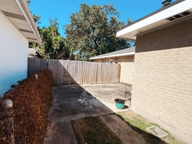 Building Photo - 936 Brockenbraugh Ct