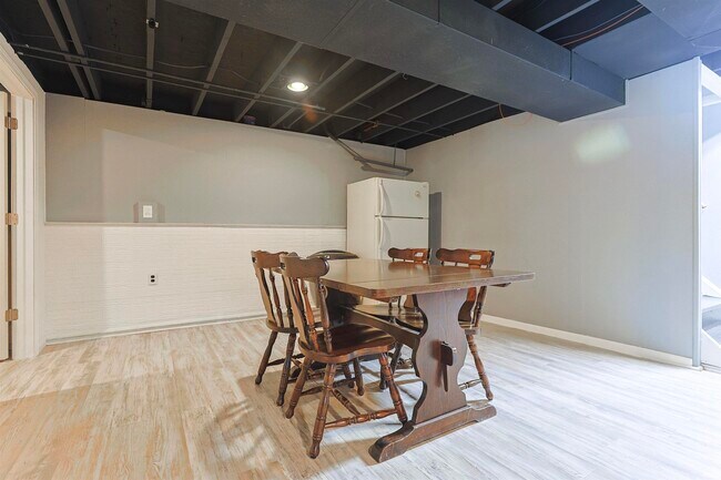 Building Photo - 19191 Palisade Ave