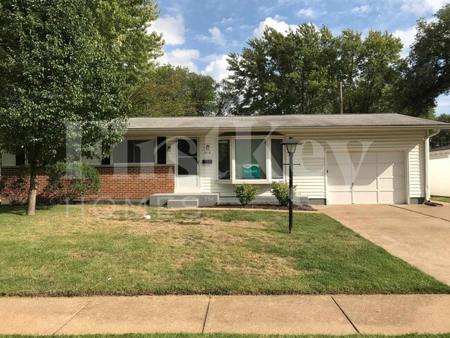 Building Photo - 910 Claver Ln