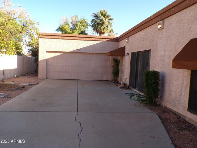 Building Photo - 5323 W North Ln