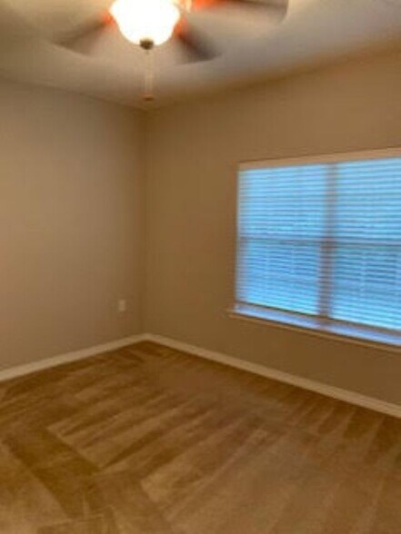 Building Photo - 98191 Kapalama Dr