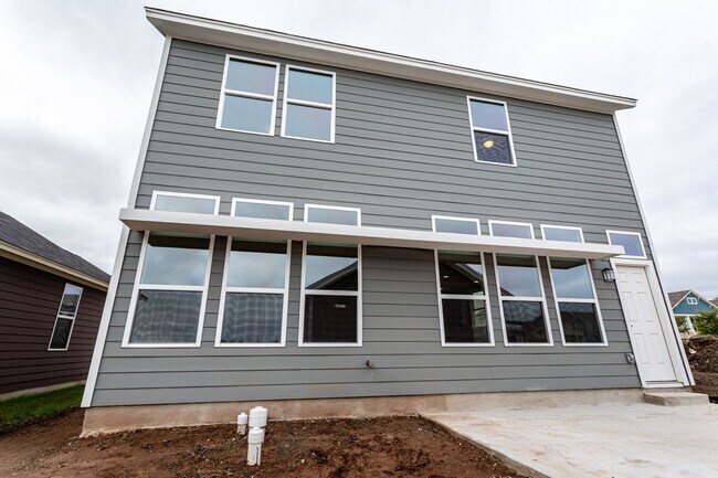 Building Photo - Bright & Airy 3 Bedroom, 2.5 Bathroom Home – Two Stories of Comfort