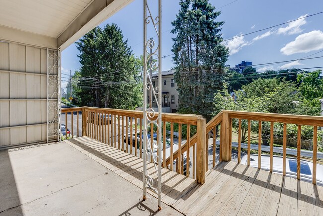 Building Photo - 224 Seward St