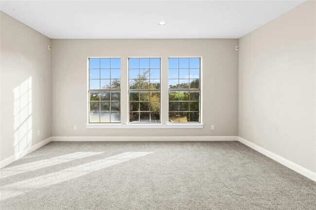 Building Photo - 1420 Mirador