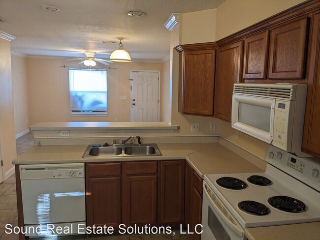 Building Photo - 2 br, 1.5 bath House - 1808 Shaylin Court