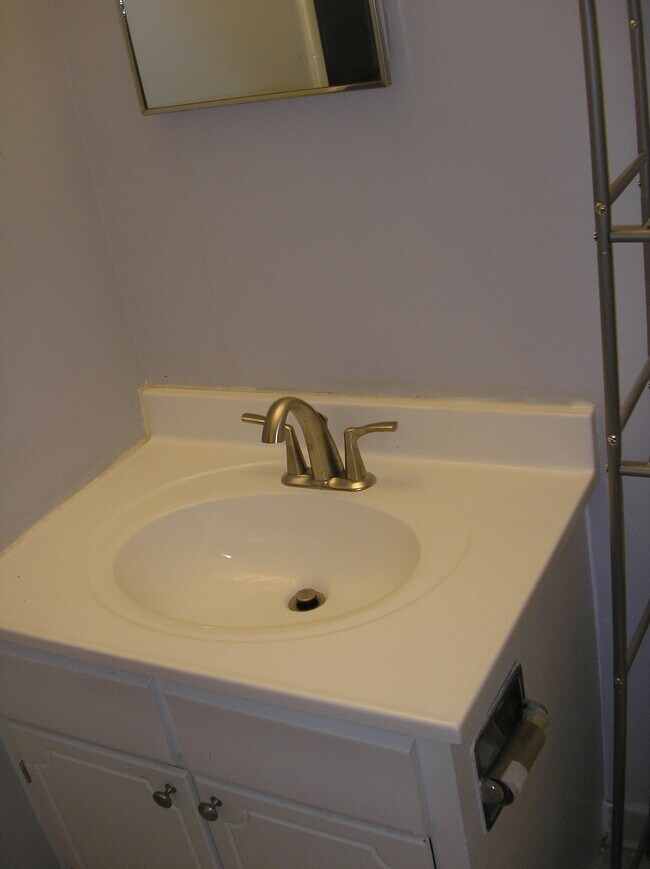 Building Photo - 500 Wimbledon Ct