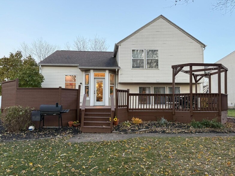 Building Photo - 1951 Spinnaker Ct