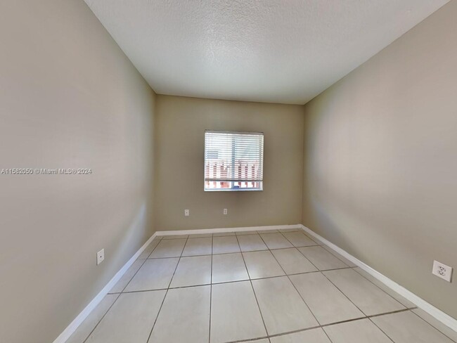 Building Photo - 9059 SW 162nd Ct