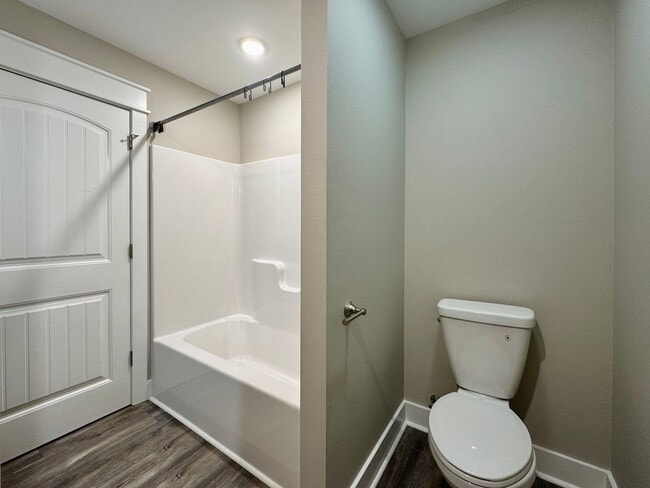 Building Photo - 1 Bedroom • 1 Bath Duplex on 23rd Street!