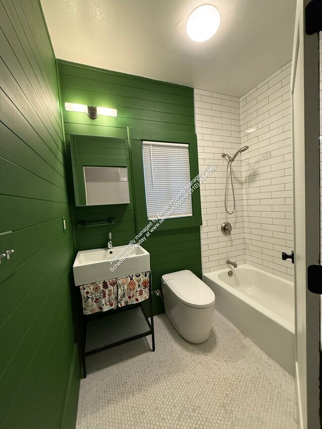 Building Photo - 18th and Filbert St