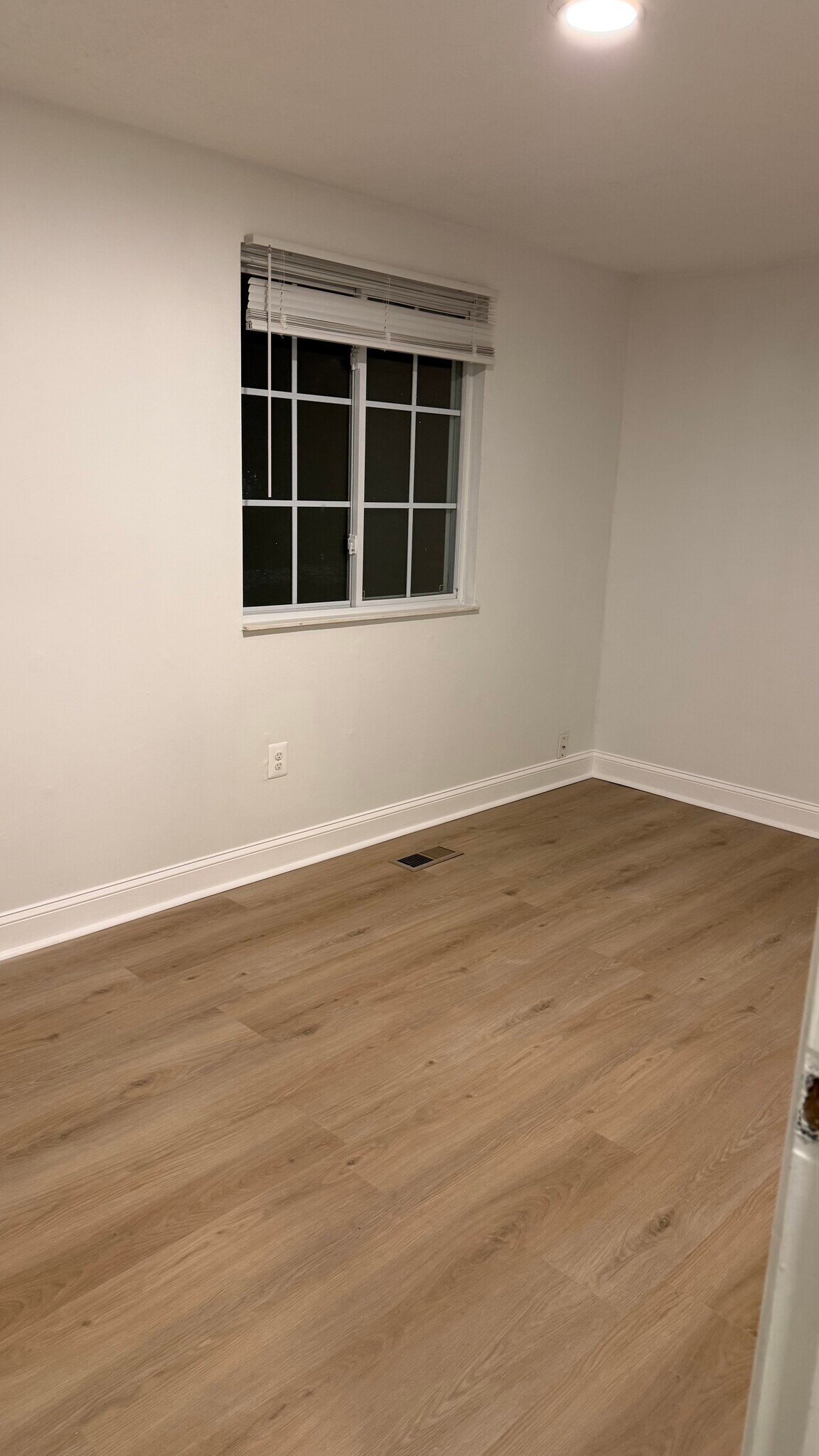 Building Photo - 4 Avonshire Ct