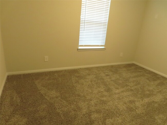 Building Photo - 10818 Sugar Pne Ln