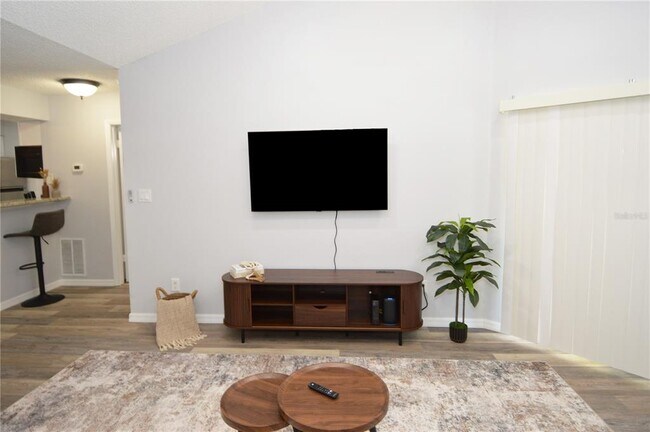 Building Photo - 8754 Mallard Reserve Dr