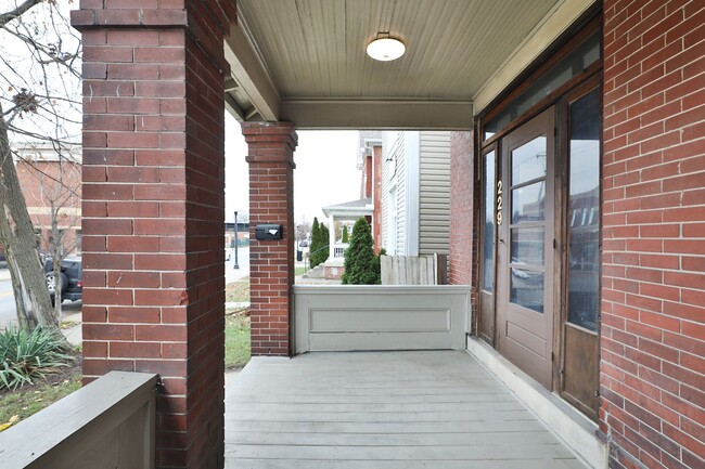Building Photo - 229 E 11th Ave