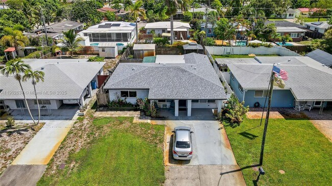 Building Photo - 554 NW 46th St