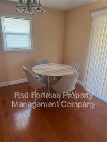 Building Photo - 2131 Waylife Ct