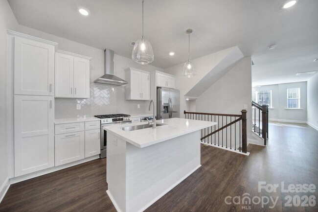 Building Photo - 2432 Arty Ave