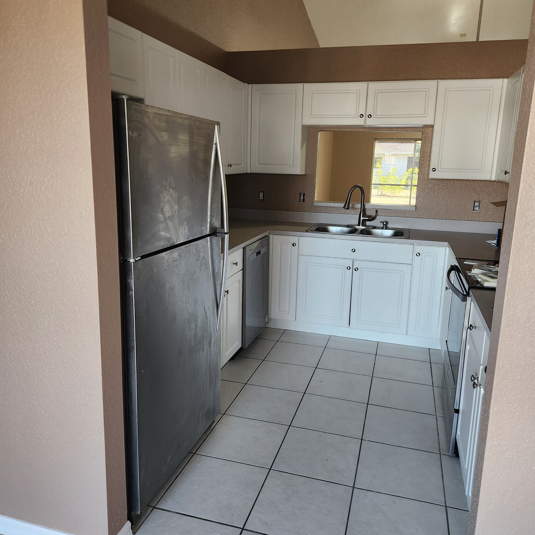 Building Photo - 1037 SE 11th St