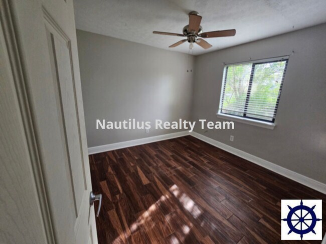 Building Photo - 116 Christie Ln