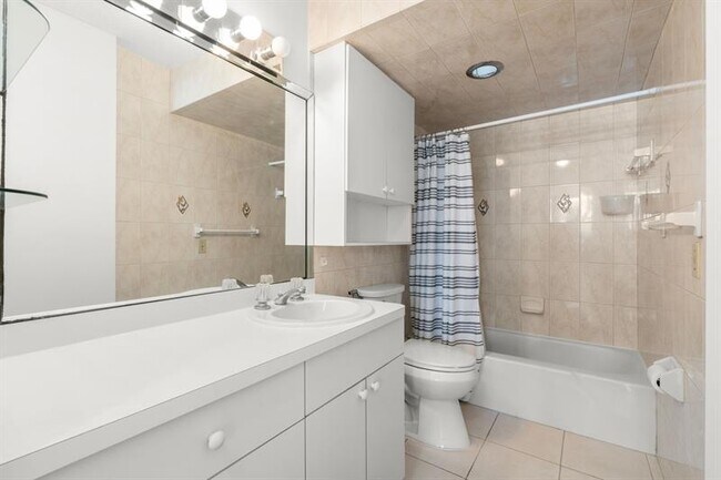 Building Photo - 1825 S Ocean Dr