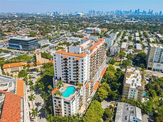 Building Photo - 888 Douglas Rd