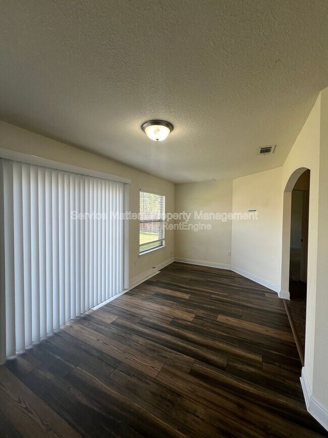 Building Photo - 7037 Season Dr