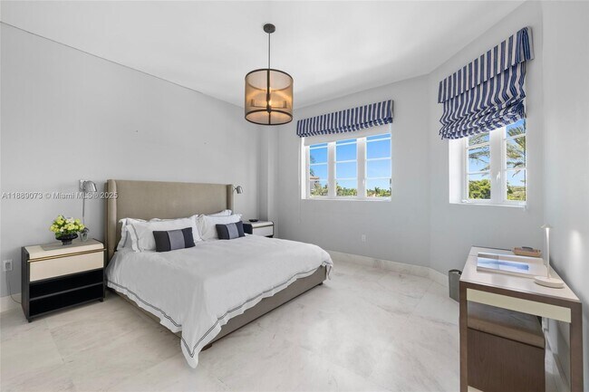 Building Photo - 7133 Fisher Island Dr