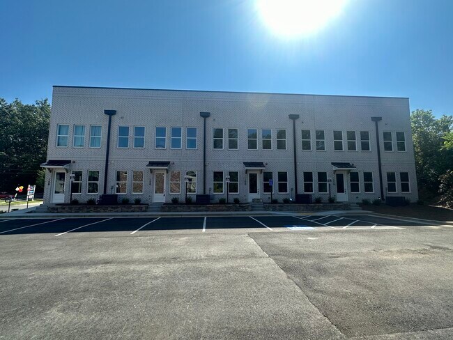 Primary Photo - 9058 Main St