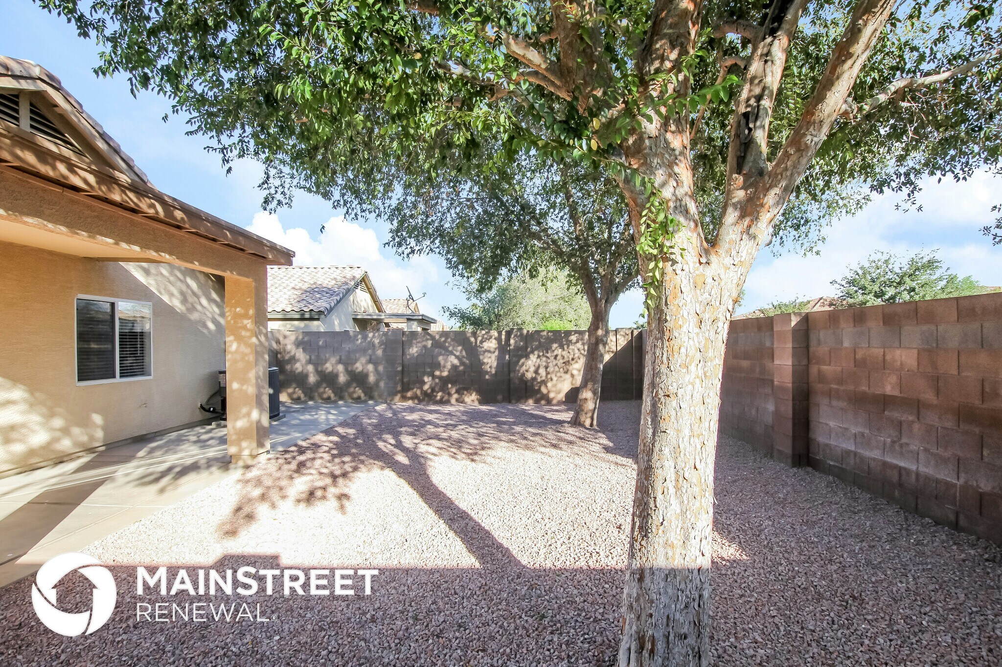 Building Photo - 12137 W Flores Dr