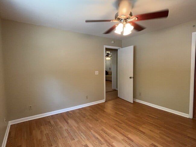 Building Photo - 1367 Fort Johnson Rd