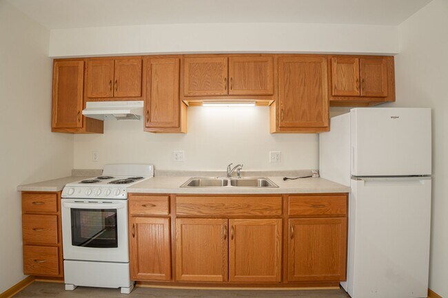 Building Photo - 2409 Brentwood Pkwy