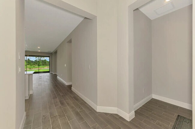 Building Photo - 5664 Blue Reef Pl