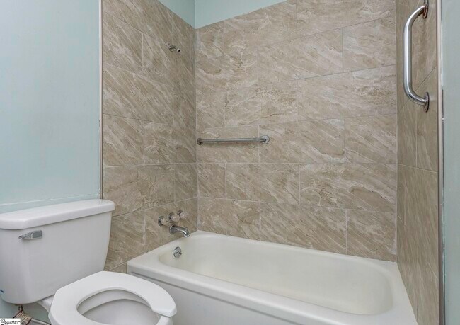 Building Photo - 142 Westover Dr