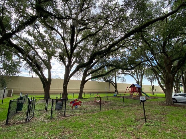 Building Photo - Mono Studio For Rent