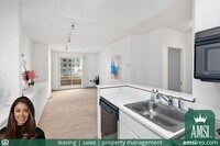 Building Photo - Quiet one Bedroom condo in Doorman Buildin...