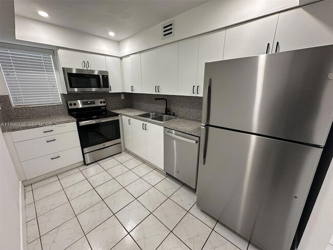 Building Photo - 706 NW 87th Ave