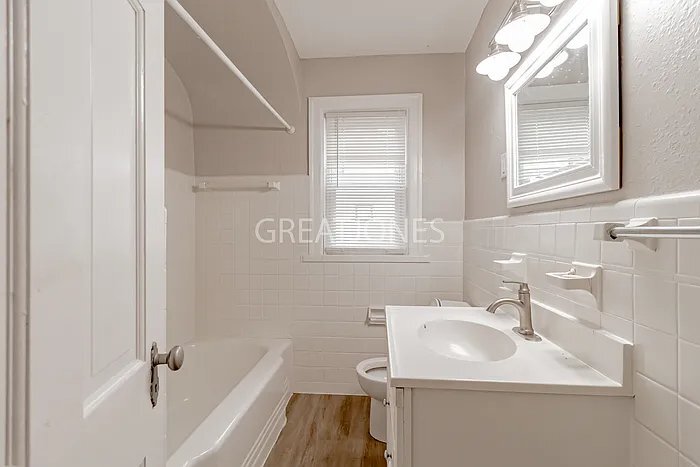 Building Photo - 113 Powell Ave