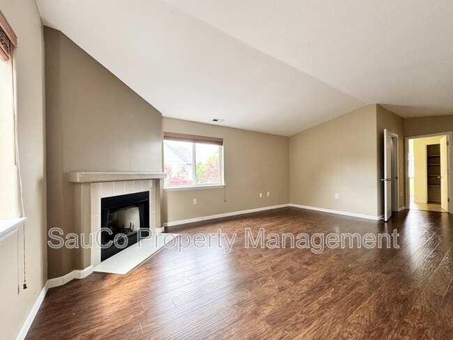 Building Photo - 951 SW 208th Pl