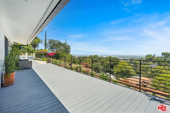 Building Photo - 14858 Round Valley Dr