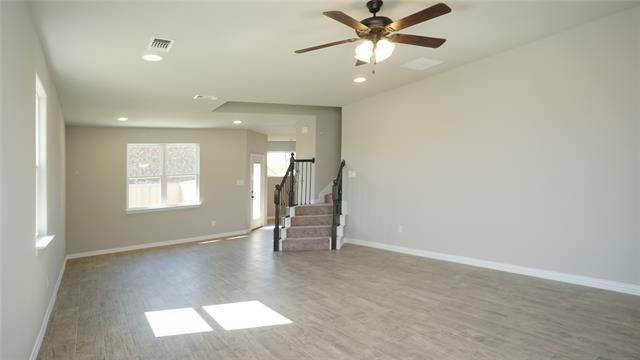 Building Photo - 712 Prairie Creek Dr