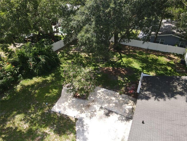 Building Photo - 401 Palm Springs Dr