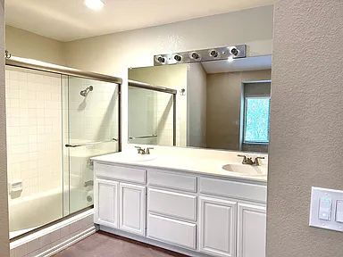 Building Photo - "Charming 2-Bed, 2-Bath Retreat in the Heart of Santa Clara!"