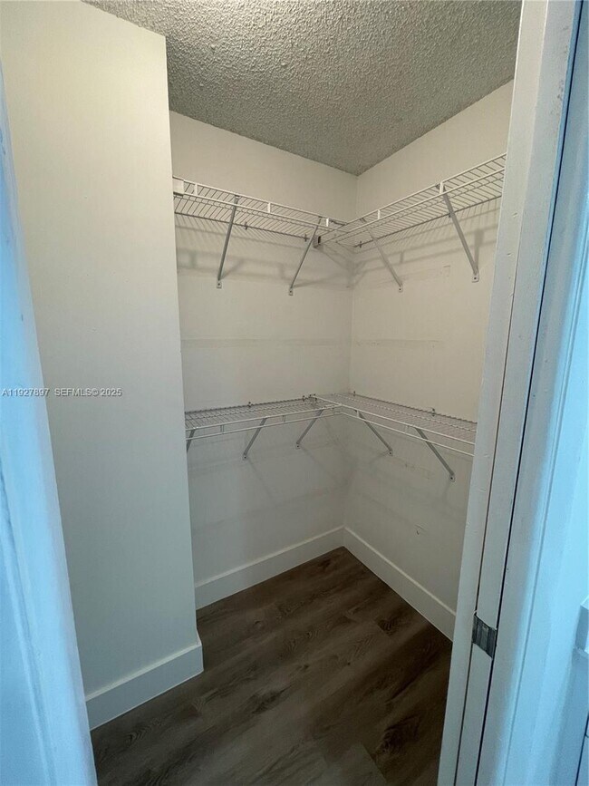 Building Photo - 8427 SW 137th Ave