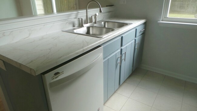Building Photo - 1441 Canadian Ct