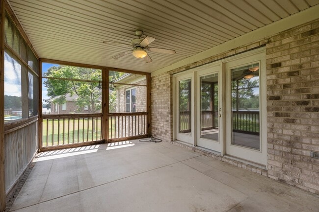 Building Photo - 2300 Greenwing Ct